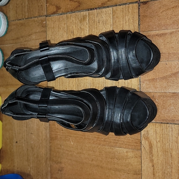 Strappy black high wedge heels 8 - Picture 3 of 5